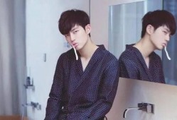 小董对父亲的爆料视频,小董曝光父亲惊人黑幕，视频内容令人震惊